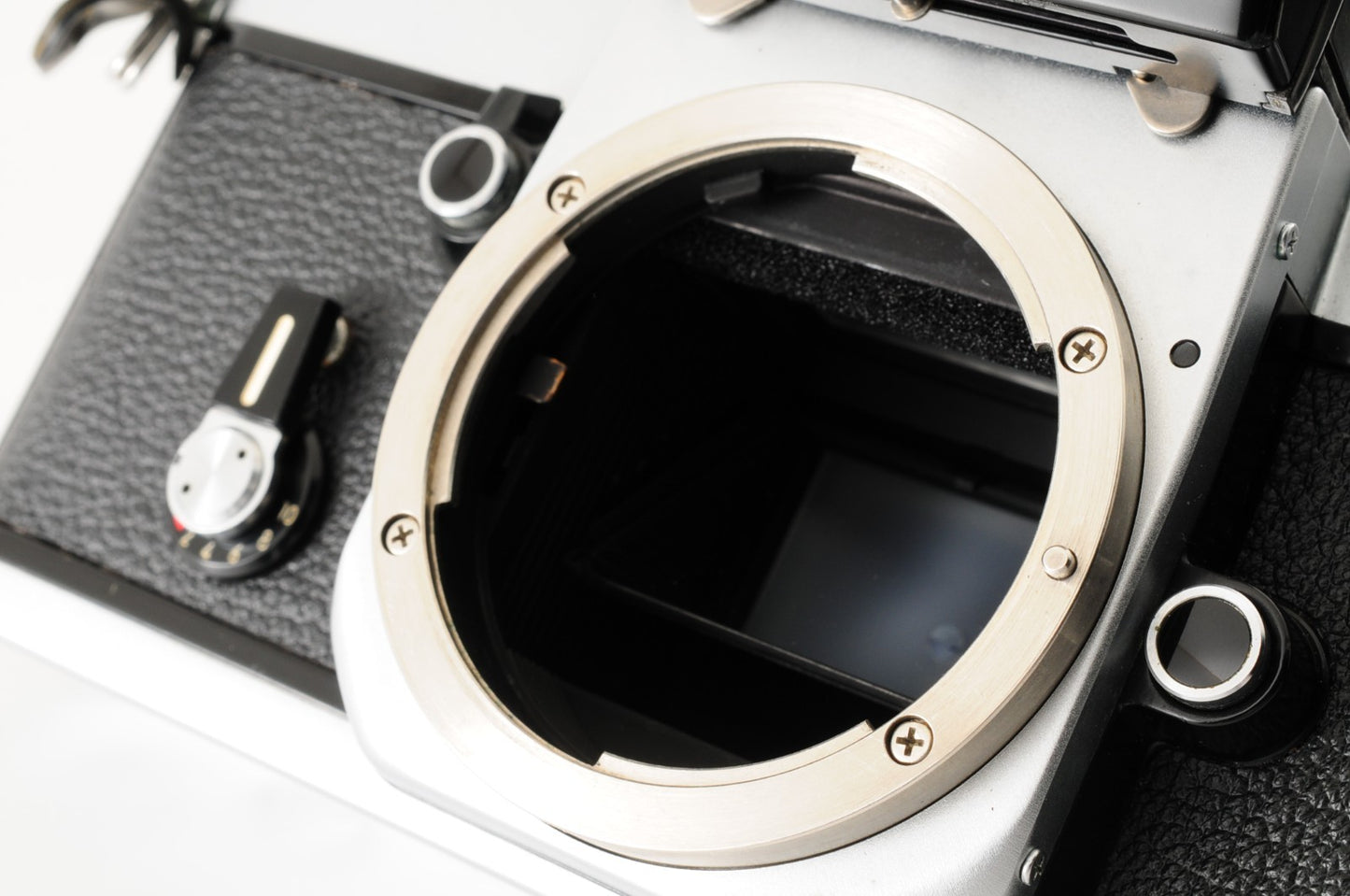 [Excellent] Nikon F2 Photomic Silver DP-1 35mm SLR Manual Focus Film #271